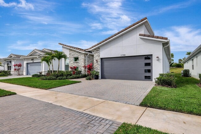Building Photo - 11740 SW Aquila Wy