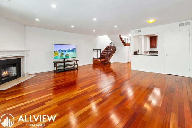 Foto del edificio - Beautifully Upgraded 2-Bed, 3-Bath Townhou...