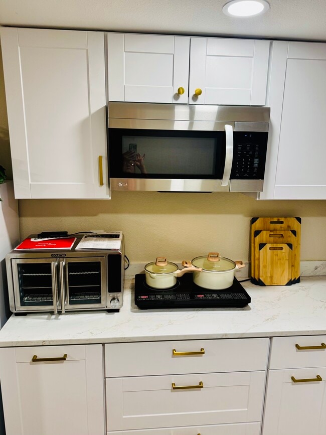 New appliances - 4101 Red Bird Pl