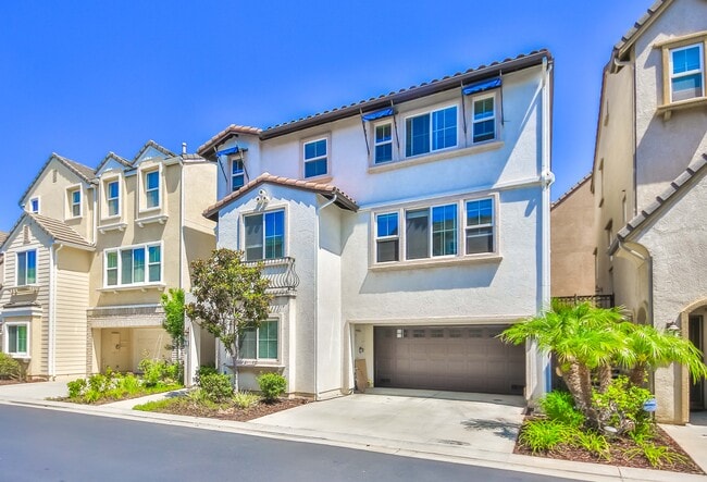 Building Photo - 2889 Plaza del Amo