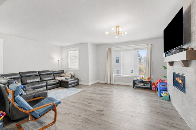 Building Photo - Home for Rent at Creekside Grove!