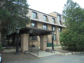 Building Photo - 600 W Russell St