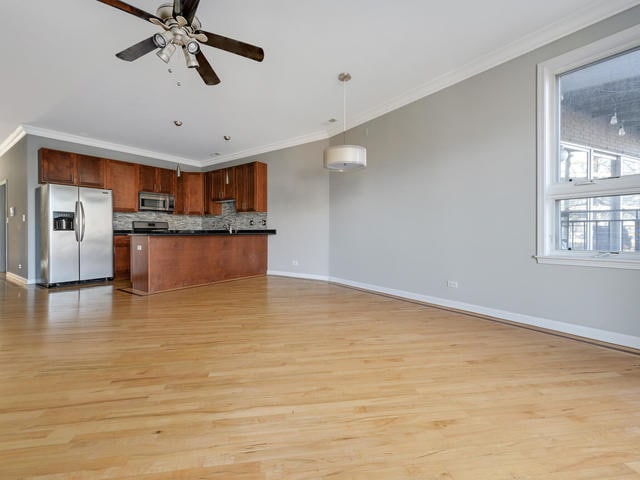 Building Photo - 2623 W Chicago Ave