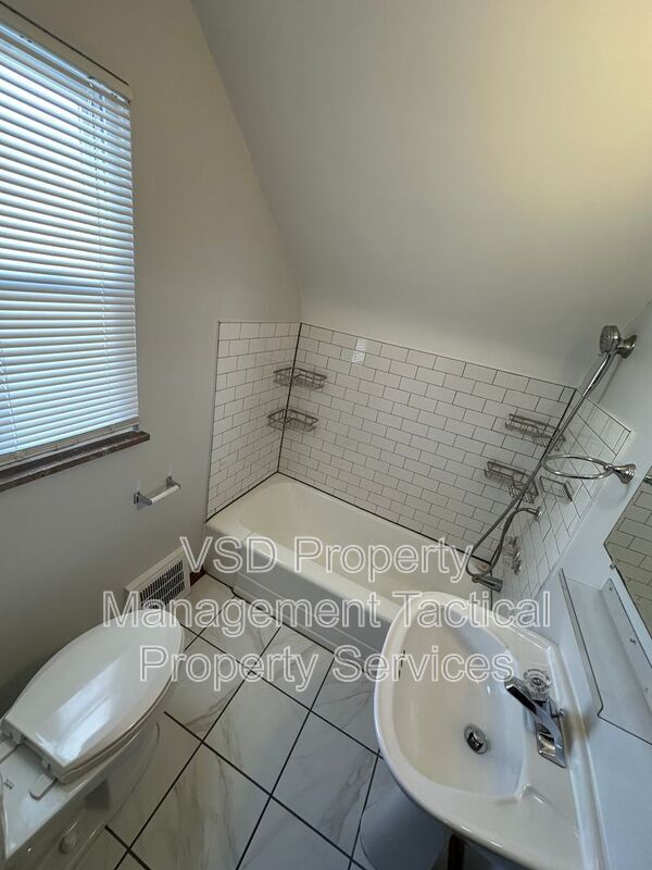 Foto del edificio - 781 E 236th St
