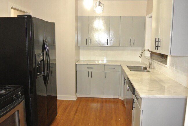 Foto del edificio - 1453 Colonial Rd