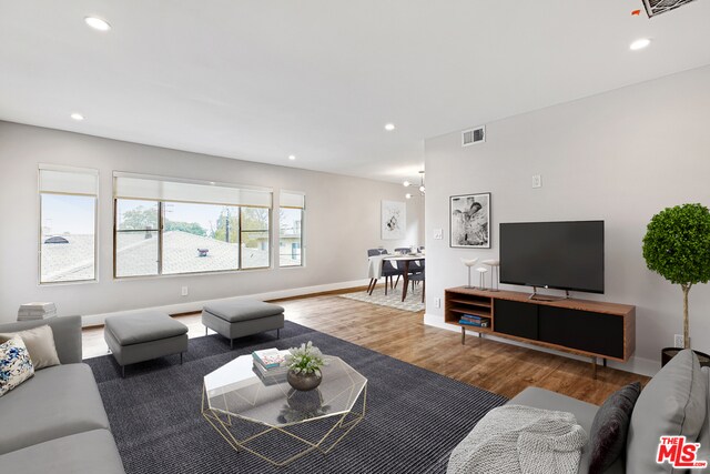 Building Photo - 927 N San Vicente Blvd