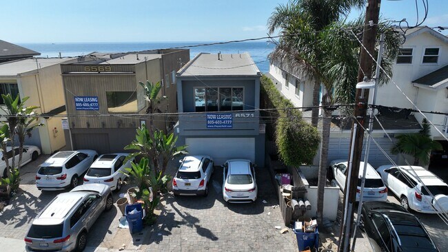 Foto del edificio - 6571 Del Playa Dr