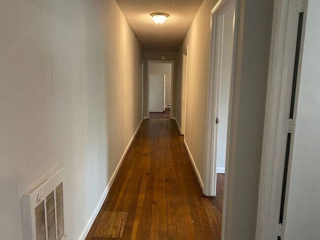 Foto del edificio - 3 Bedroom Apartment in South Nashville!