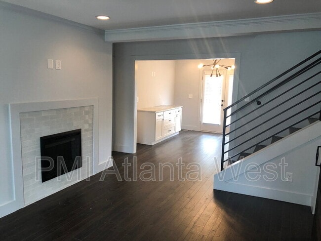 Foto del edificio - 874 Rochelle Dr SW