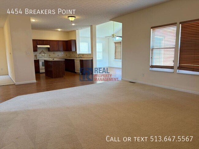 Foto del edificio - 4454 Breakers Point