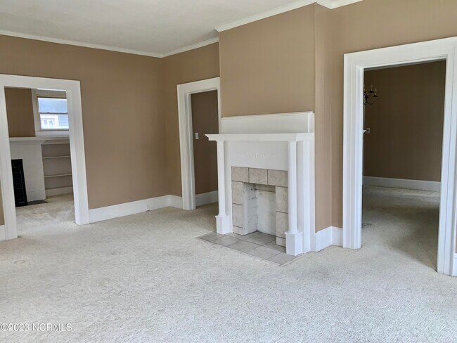 Building Photo - 227 Legrand St