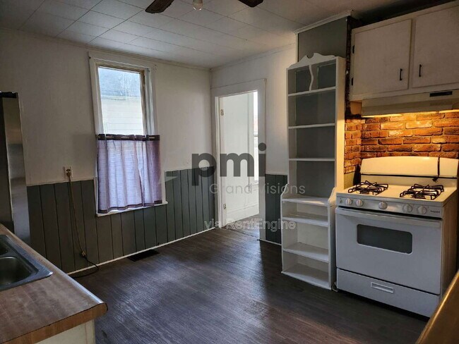 Foto del edificio - 461 E Garfield Ave