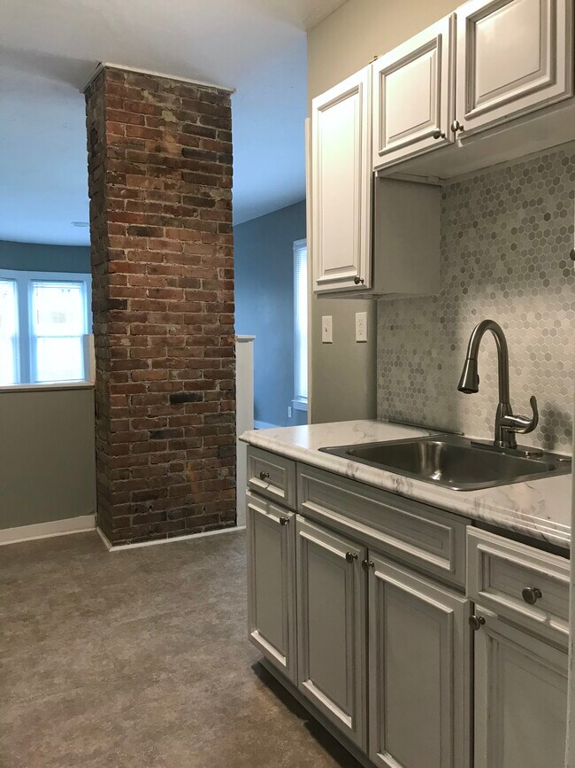 Building Photo - 135 Elmwood Ave