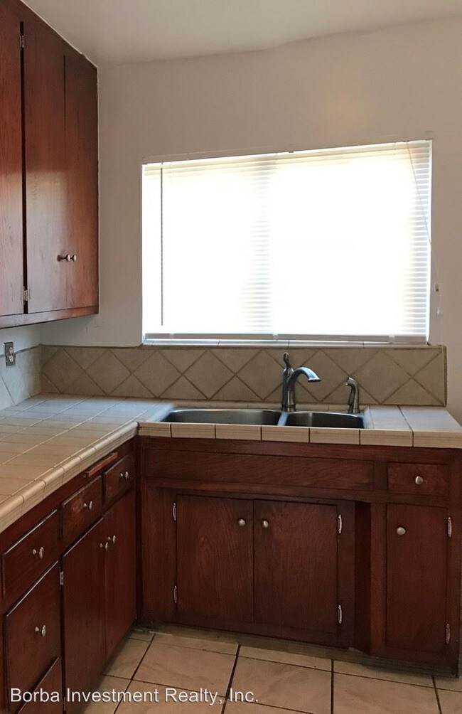 Foto del edificio - 334 E Louise St