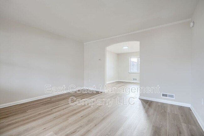 Foto del edificio - 2735 Moorgate Rd