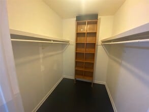 Building Photo - 219 W Alabama St