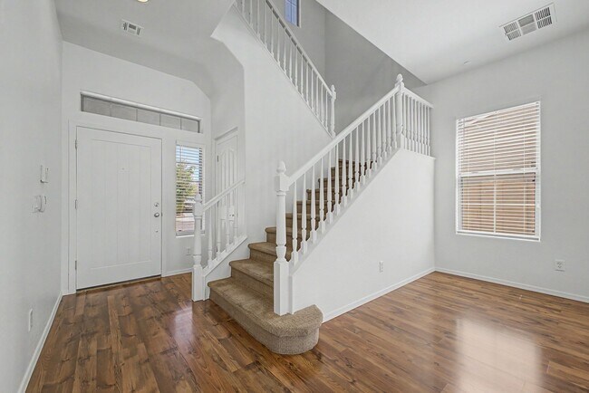 Building Photo - VISTANCIA 4/3 bed/bath w/Pool
