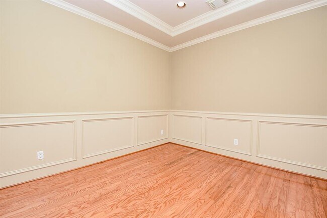 Building Photo - 4210 Stonebridge Dr