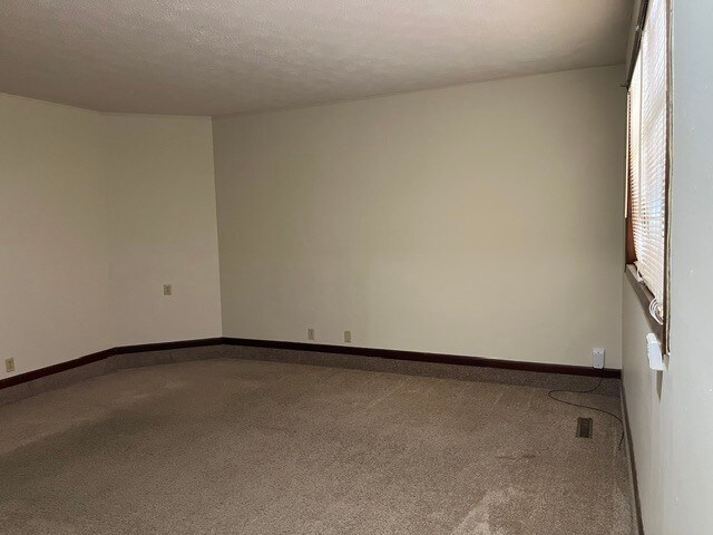 Foto del edificio - 541 N Belview Ave