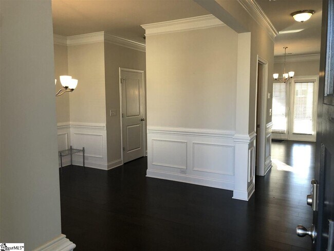 Building Photo - 132 Crowned Eagle Dr