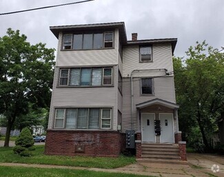Building Photo - 930 Emerald St