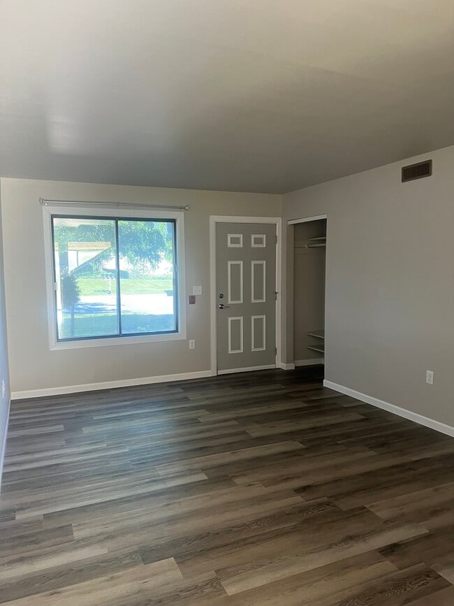 Foto del edificio - 205 Sunnyfield Ct
