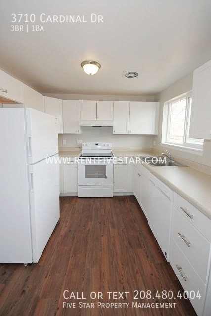 Building Photo - 3710 Cardinal Dr