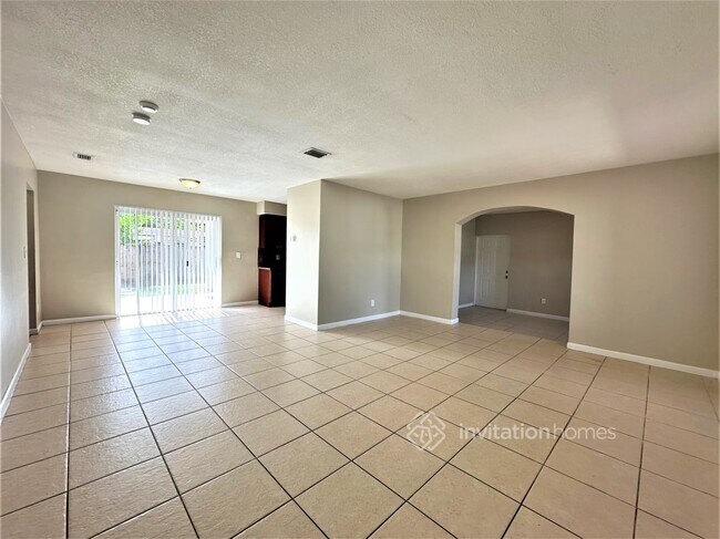 Building Photo - 1040 N 74th Terrace