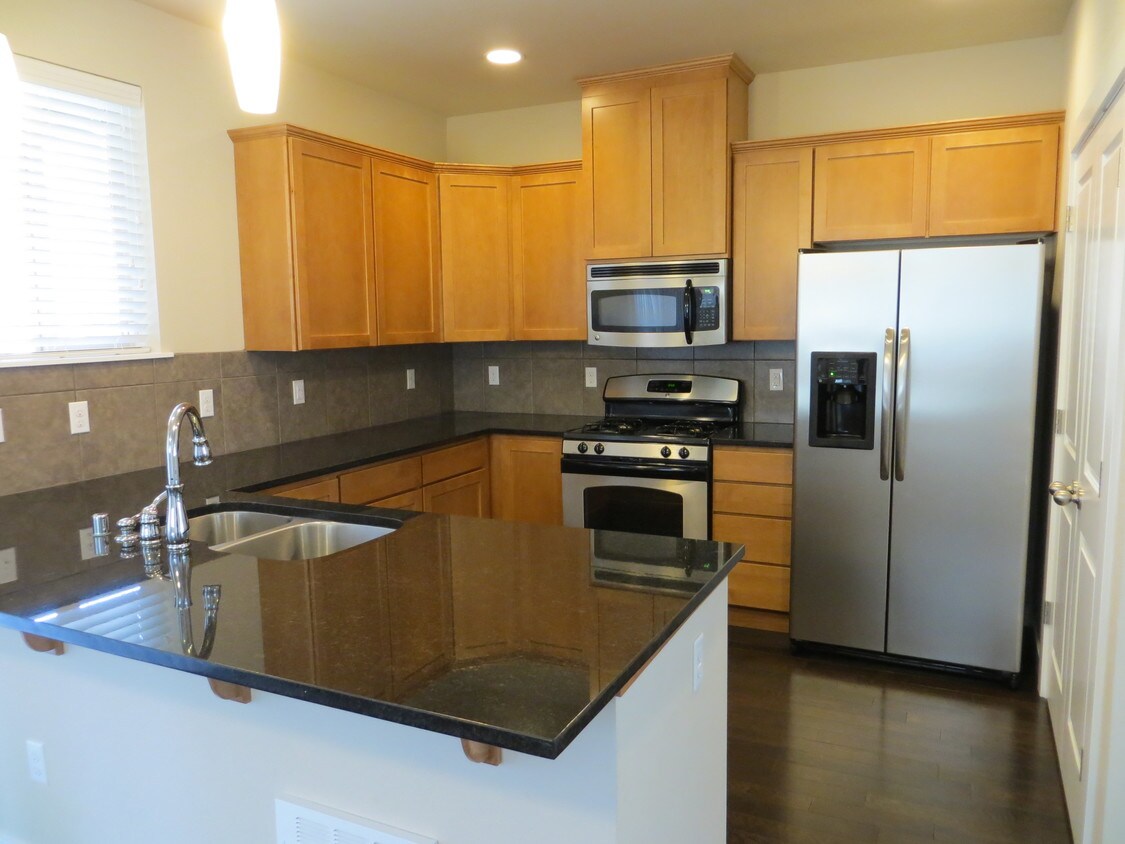 16532 2nd Park SE, Bothell, WA 98012 Townhome Rentals in Bothell WA