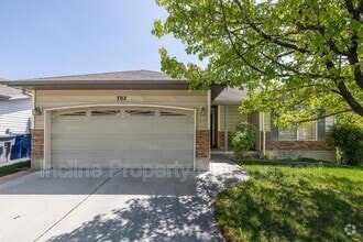 Building Photo - 702 Durham Dr