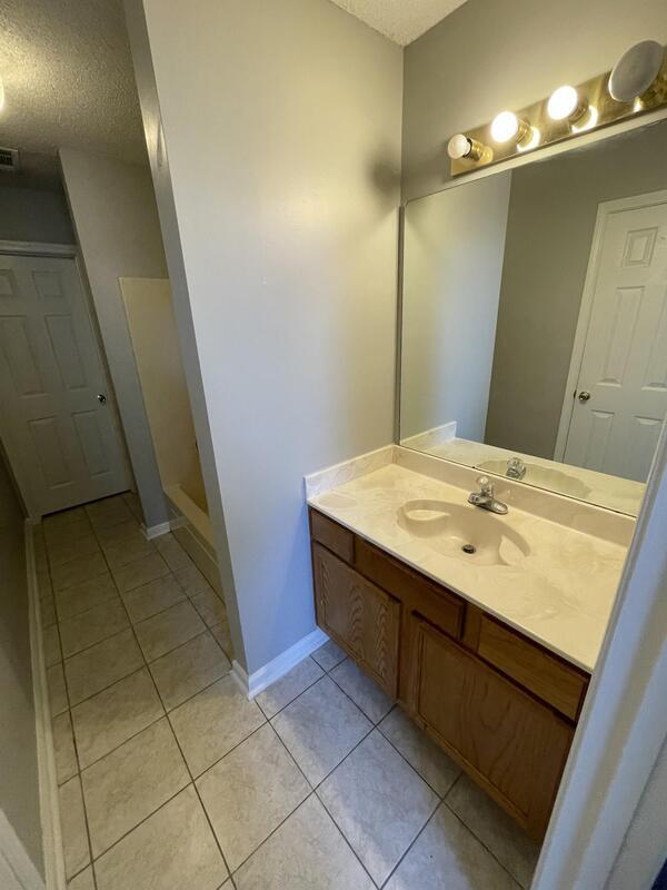 Building Photo - 7785 Shadowland Dr