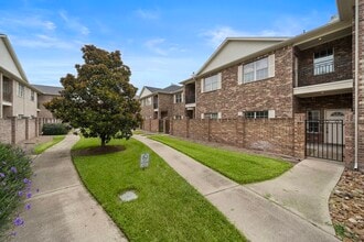 Building Photo - 2865 Westhollow Dr