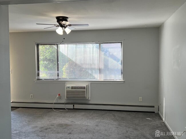 Building Photo - 419 Cricket Ln