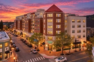 Building Photo - 48 S Park St