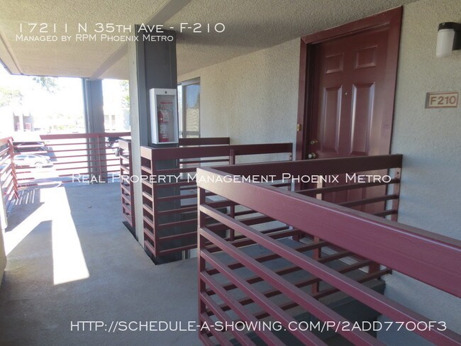 Building Photo - HUGE CONDO WITH TWO PATIOS!