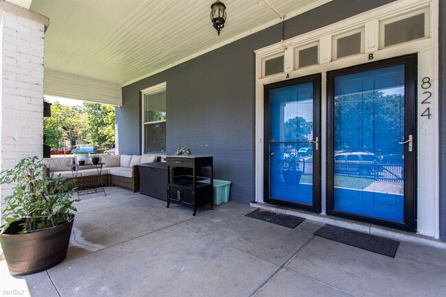 Building Photo - 2 br, 1 bath House - 824 South Douglas Ave...