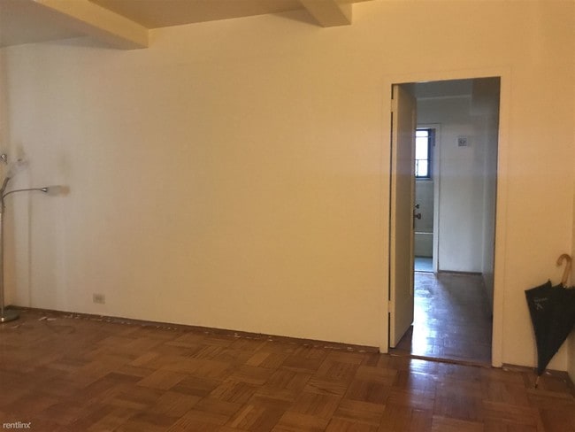 Building Photo - 1 br, 1 bath  - 1439 Metropolitan Ave