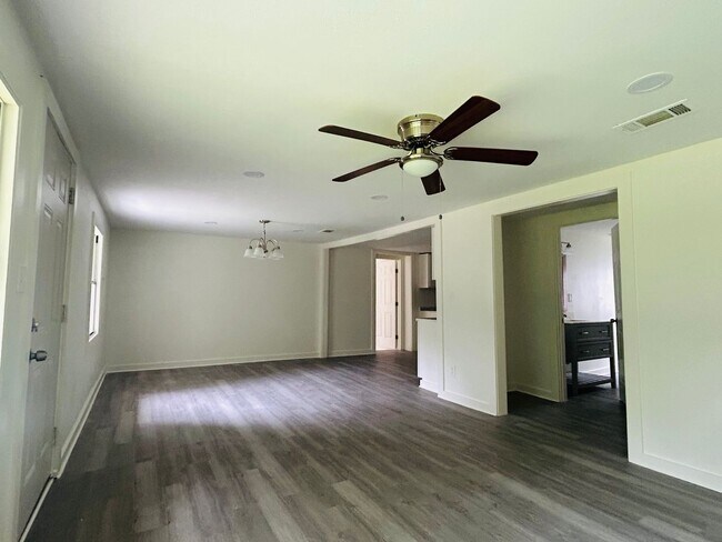 Foto del edificio - 3/2 for rent in downtown Brandon, MS!