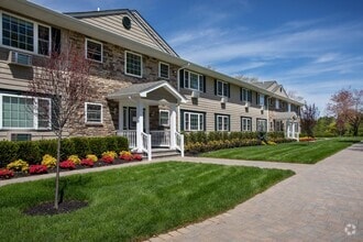 Building Photo - 303 Robinson Ave