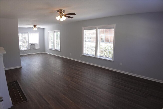 Foto del edificio - 3320 Blodgett St