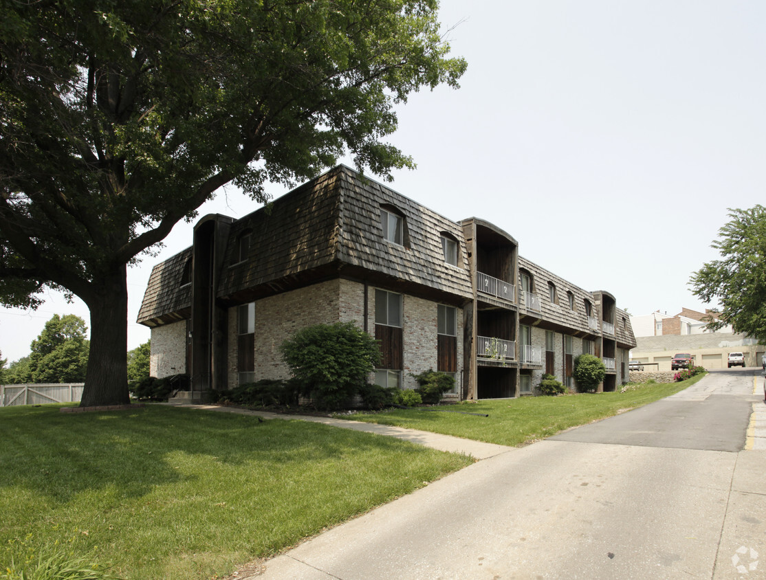 Building Photo - The Richards Apartments