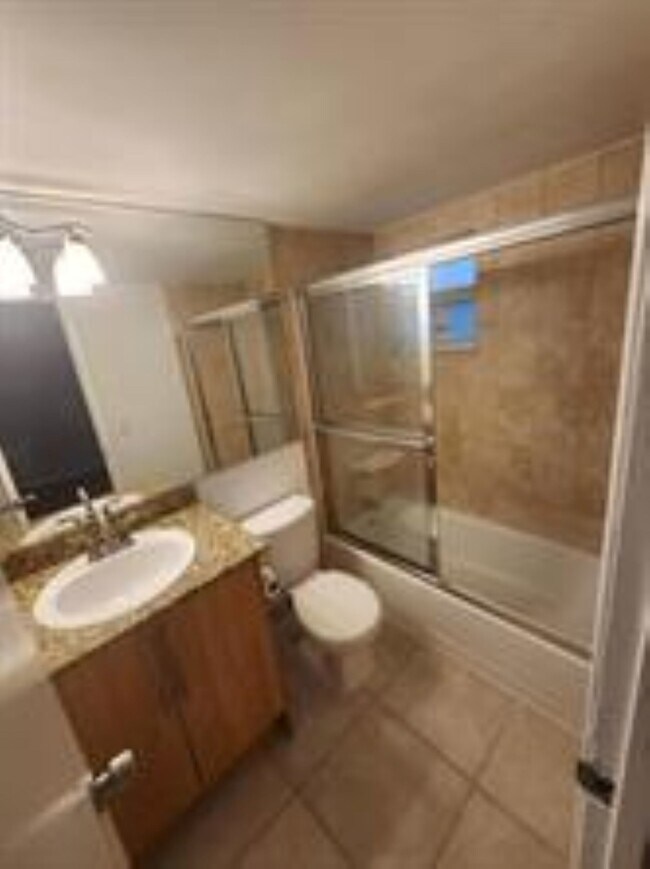 Foto del edificio - 1125 NE 16th Pl