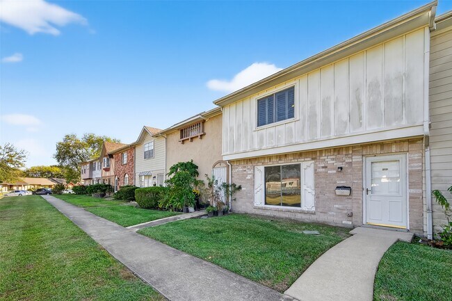 Foto del edificio - 8462 Leawood Blvd