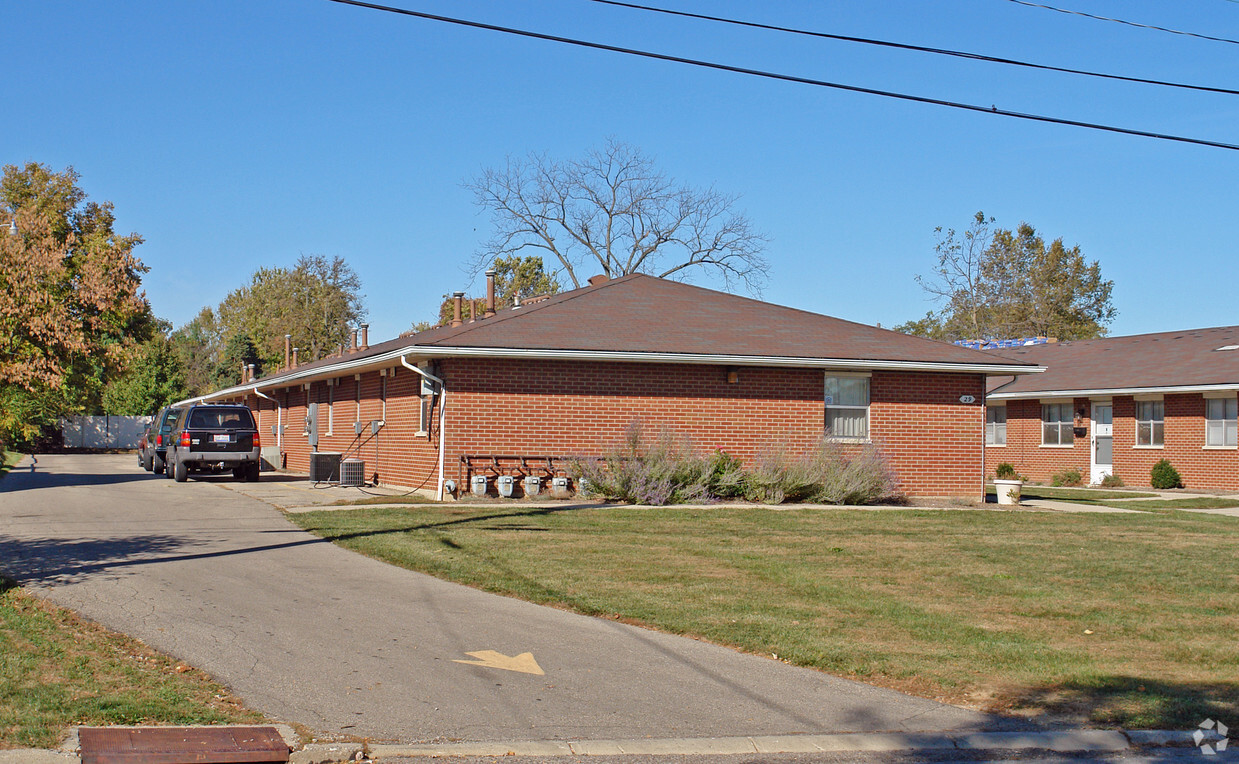 Building Photo - 27 Quinby Ln