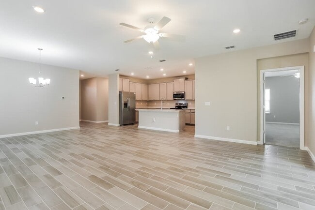 Foto del edificio - 6337 Bluff Ave