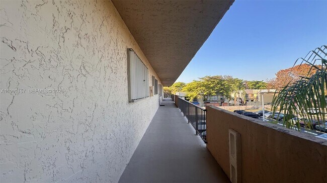 Foto del edificio - 8401 SW 107th Ave