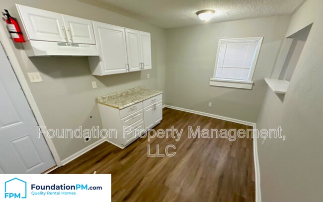 Building Photo - 4495 Beacon Hill Dr