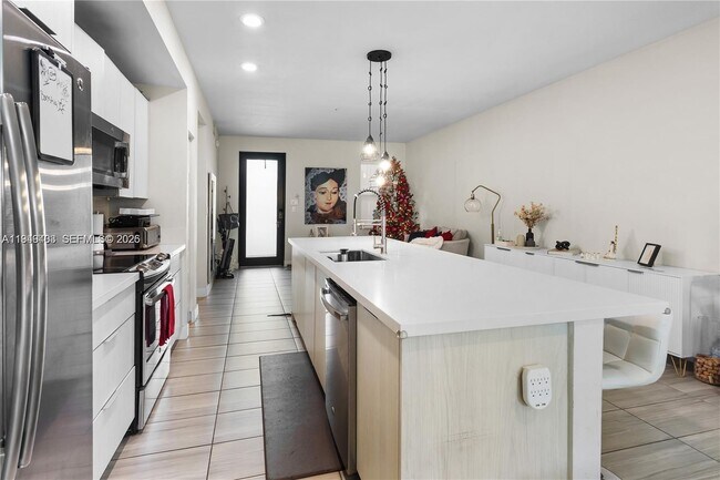 Foto del edificio - 7805 NW 104th Ave