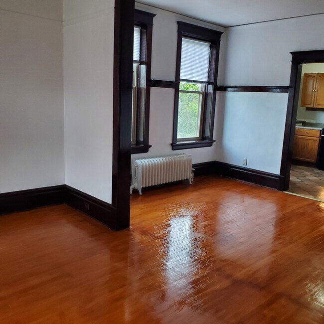 Foto del edificio - 425 N 1st Ave E