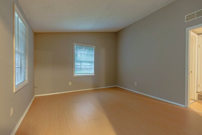 Foto del edificio - Recently renovated 3 bed 1 bath house in S...